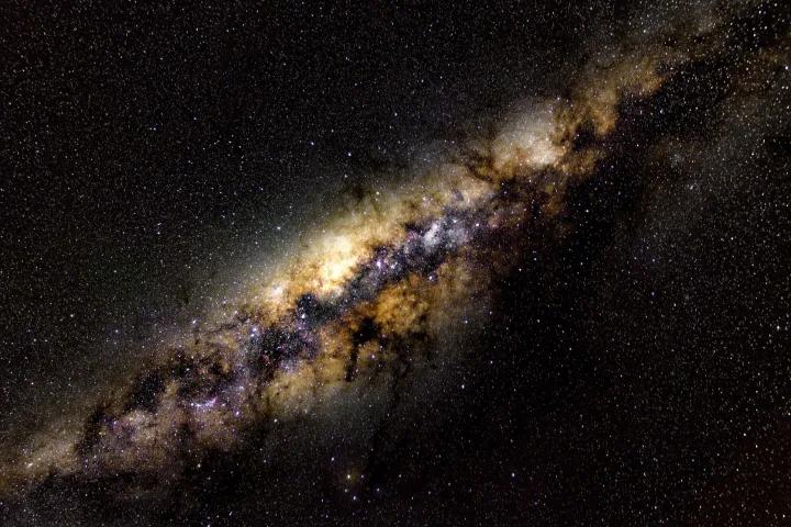 La materia oscura che avvolge una galassia