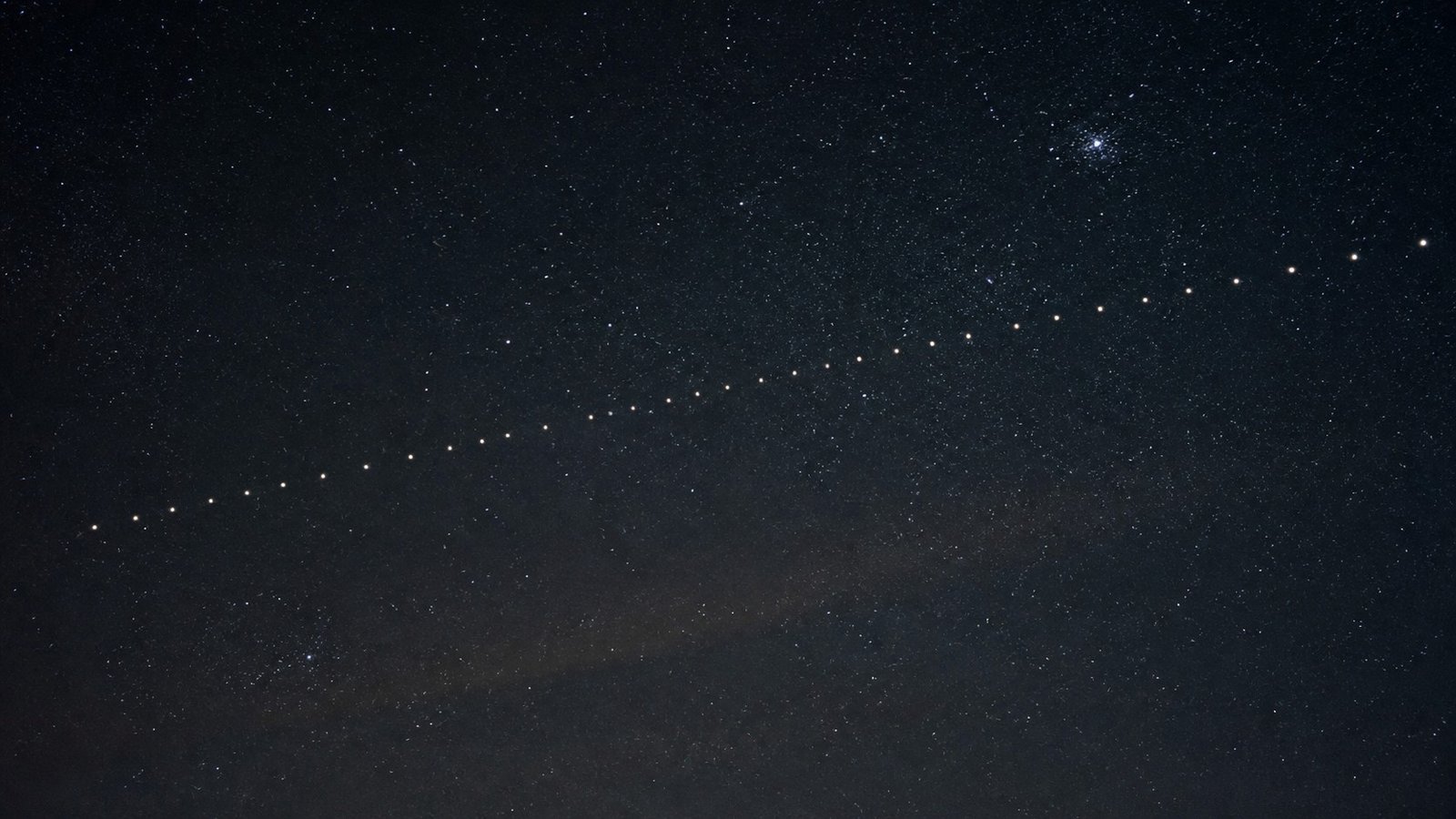 Osservare i satelliti Starlink nel cielo notturno